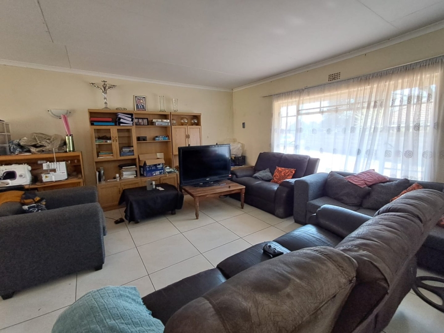 4 Bedroom Property for Sale in Vaalpark Free State